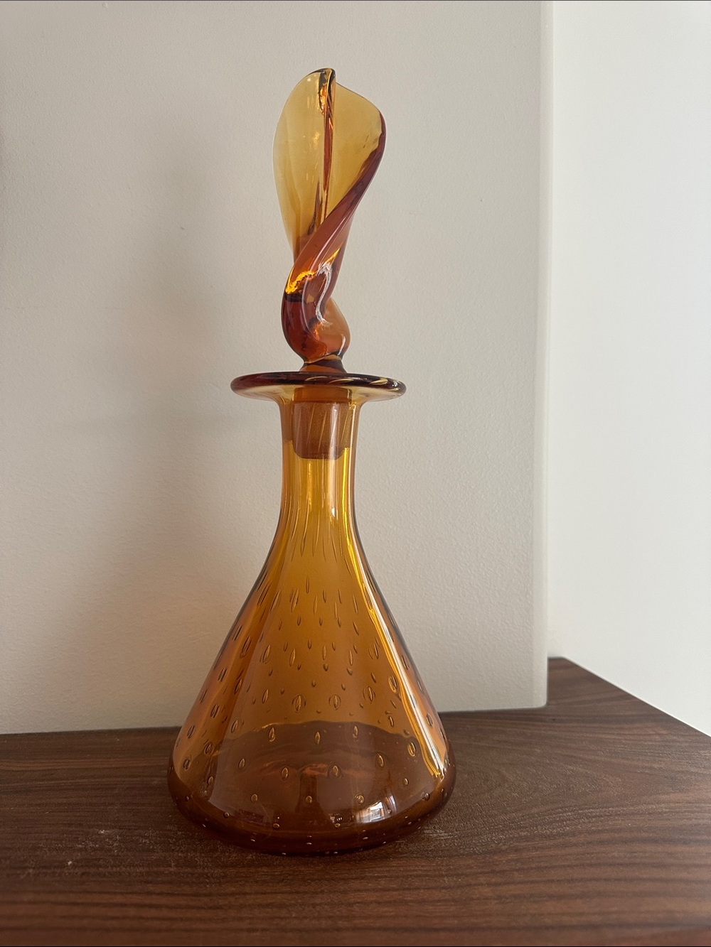 MCM Rainbow Art Glass Co Amber Controlled Bubble Decanter w/Flame Stopper D310